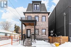 3 - 97 BERNICE CRESCENT  Toronto, ON M6N 1W7