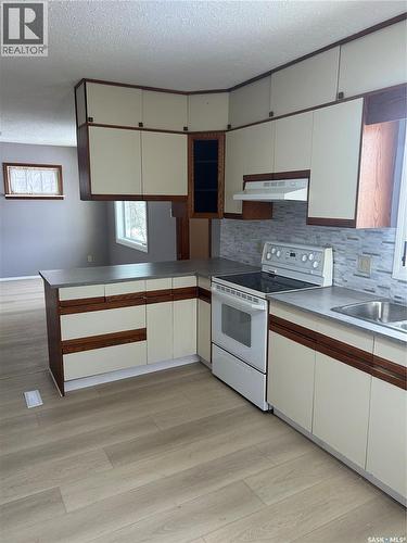 522 8Th Street E, Prince Albert, SK - Indoor Photo Showing Kitchen