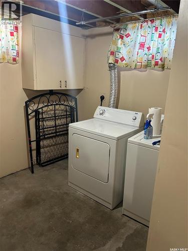 522 8Th Street E, Prince Albert, SK - Indoor Photo Showing Laundry Room