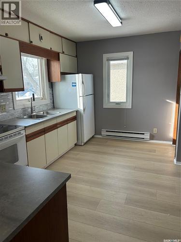 522 8Th Street E, Prince Albert, SK - Indoor Photo Showing Kitchen With Double Sink