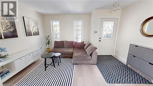 707 Jacob Lane, Waterloo, ON - Indoor Photo Showing Living Room