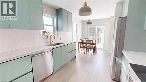 707 Jacob Lane, Waterloo, ON - Indoor Photo Showing Kitchen