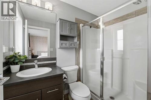 17 Vermont Close, Blackfalds, AB - Indoor Photo Showing Bathroom