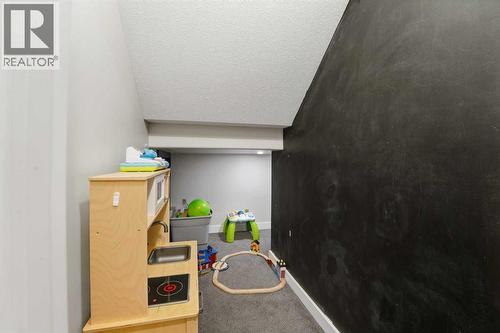 17 Vermont Close, Blackfalds, AB - Indoor Photo Showing Other Room