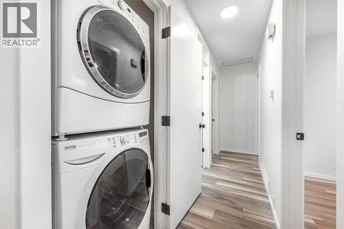 1432 43 Street Ne, Calgary, AB - Indoor Photo Showing Laundry Room
