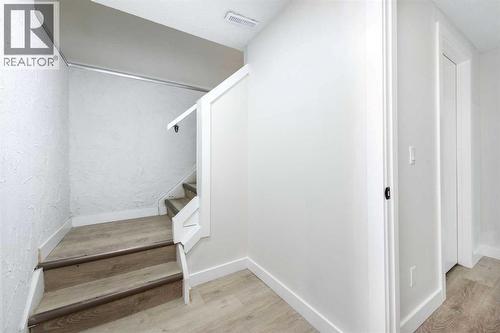 1432 43 Street Ne, Calgary, AB - Indoor