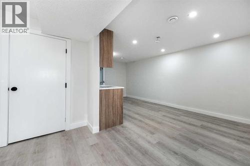1432 43 Street Ne, Calgary, AB - Indoor Photo Showing Other Room