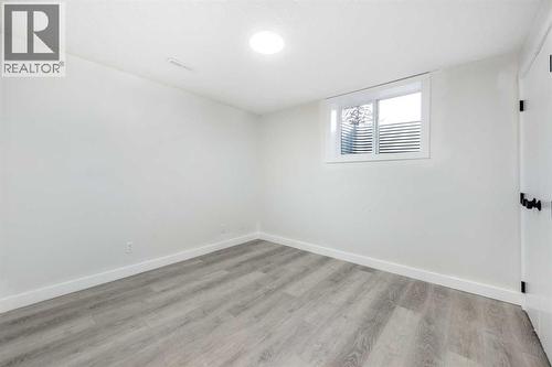 1432 43 Street Ne, Calgary, AB - Indoor Photo Showing Other Room