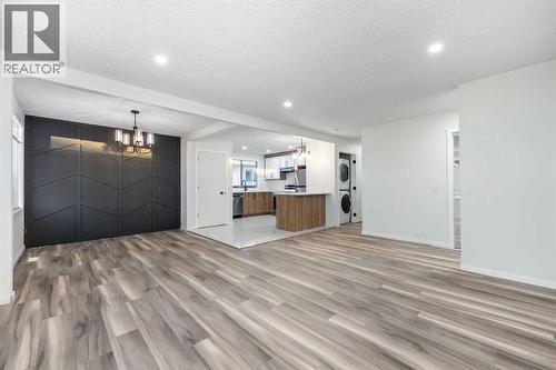 1432 43 Street Ne, Calgary, AB - Indoor Photo Showing Other Room