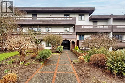 315 2025 W 2ND AVENUE  Vancouver, BC V6J 1J6