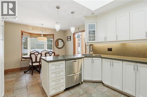9 Lamb Court, Caledonia, ON - Indoor Photo Showing Kitchen