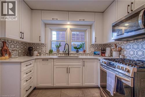 31 Stirling Avenue N, Kitchener, ON - Indoor Photo Showing Kitchen