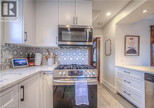 31 Stirling Avenue N, Kitchener, ON - Indoor Photo Showing Kitchen With Upgraded Kitchen