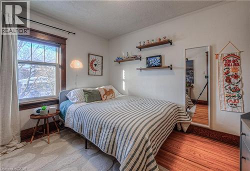 31 Stirling Avenue N, Kitchener, ON - Indoor Photo Showing Bedroom
