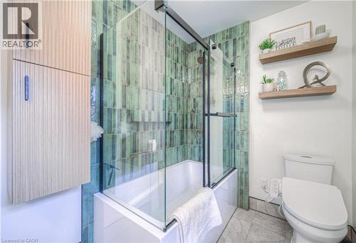 31 Stirling Avenue N, Kitchener, ON - Indoor Photo Showing Bathroom