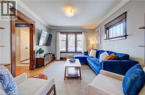 31 Stirling Avenue N, Kitchener, ON - Indoor Photo Showing Living Room
