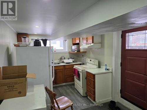 2 Rideau Crescent, Hamilton, ON - Indoor Photo Showing Kitchen