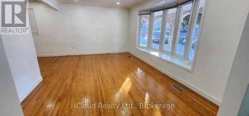 131 Victor Boulevard, Hamilton, ON - Indoor Photo Showing Other Room