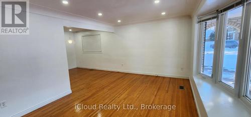 131 Victor Boulevard, Hamilton, ON - Indoor Photo Showing Other Room