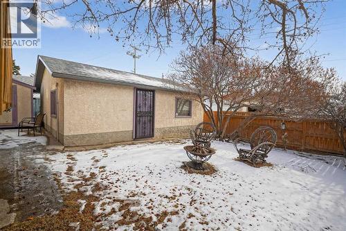 16 Rundleson Way Ne, Calgary, AB - Outdoor