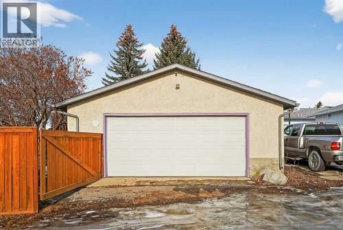 16 Rundleson Way Ne, Calgary, AB - Outdoor With Exterior