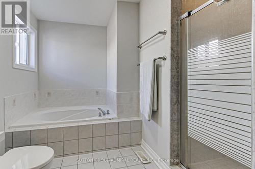 87 Stemmle Drive, Aurora, ON - Indoor Photo Showing Bathroom