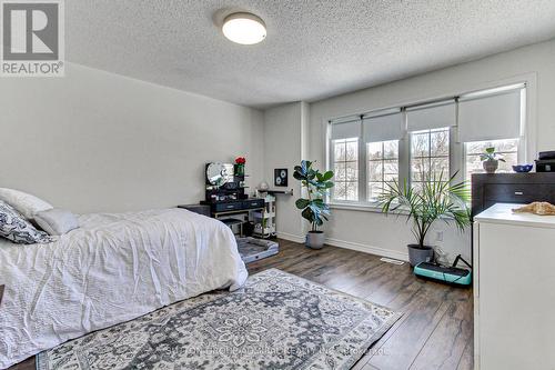 87 Stemmle Drive, Aurora, ON - Indoor Photo Showing Bedroom