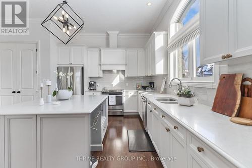 2215 Callingham Drive, London North (North R), ON - Indoor Photo Showing Kitchen With Double Sink With Upgraded Kitchen