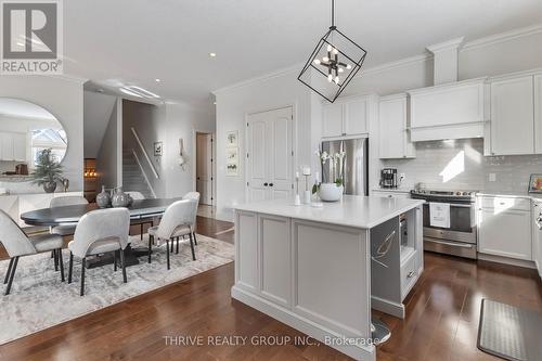 2215 Callingham Drive, London North (North R), ON - Indoor Photo Showing Kitchen With Upgraded Kitchen