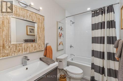 2215 Callingham Drive, London North (North R), ON - Indoor Photo Showing Bathroom