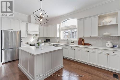 2215 Callingham Drive, London North (North R), ON - Indoor Photo Showing Kitchen With Upgraded Kitchen