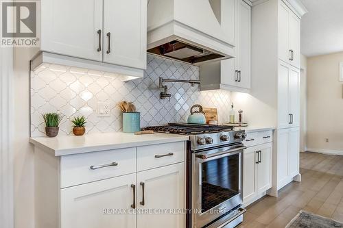 8 Redhaven Lane, St. Thomas, ON - Indoor Photo Showing Kitchen With Upgraded Kitchen