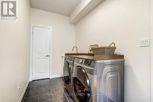 8 Redhaven Lane, St. Thomas, ON - Indoor Photo Showing Laundry Room