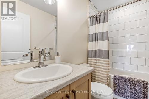 8 Redhaven Lane, St. Thomas, ON - Indoor Photo Showing Bathroom