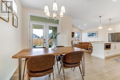8 Redhaven Lane, St. Thomas, ON - Indoor Photo Showing Dining Room