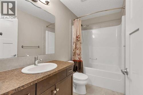224 Panamount Point Nw, Calgary, AB - Indoor Photo Showing Bathroom