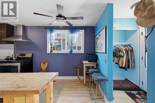 44 Doverdale Mews Se, Calgary, AB - Indoor