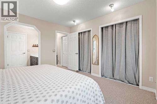 43 Sunset Crescent, Okotoks, AB - Indoor Photo Showing Bedroom