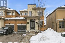 87 BARRISTER AVENUE  Whitby (Pringle Creek), ON L1R 0N3