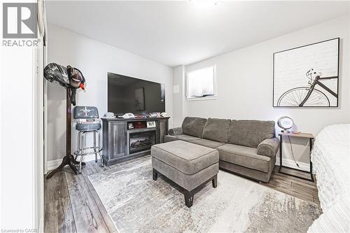 47 Fuller Drive, Caledonia, ON - Indoor Photo Showing Living Room