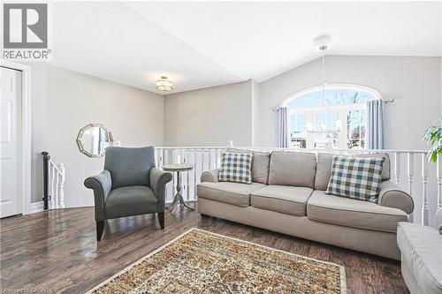 47 Fuller Drive, Caledonia, ON - Indoor Photo Showing Living Room