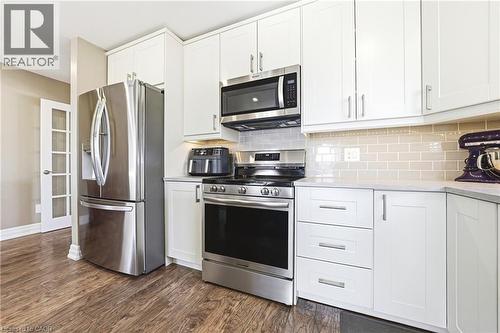 47 Fuller Drive, Caledonia, ON - Indoor Photo Showing Kitchen