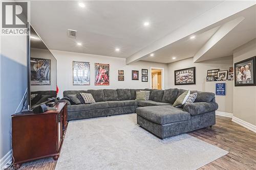47 Fuller Drive, Caledonia, ON - Indoor Photo Showing Living Room