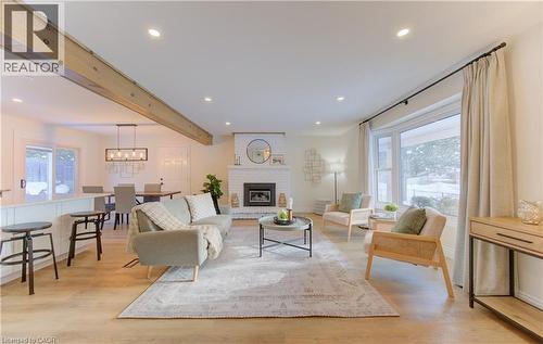 322 Daleview Place, Waterloo, ON - Indoor Photo Showing Living Room With Fireplace