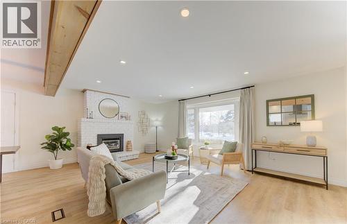 322 Daleview Place, Waterloo, ON - Indoor Photo Showing Living Room With Fireplace