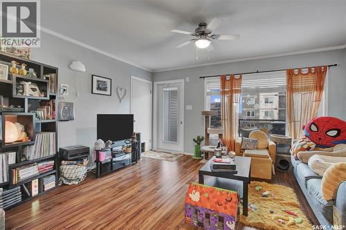 204 110 Shillington Crescent, Saskatoon, SK - Indoor Photo Showing Living Room