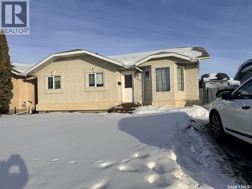 1322 Junor Avenue, Saskatoon, SK - Outdoor