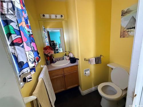 1322 Junor Avenue, Saskatoon, SK - Indoor Photo Showing Bathroom