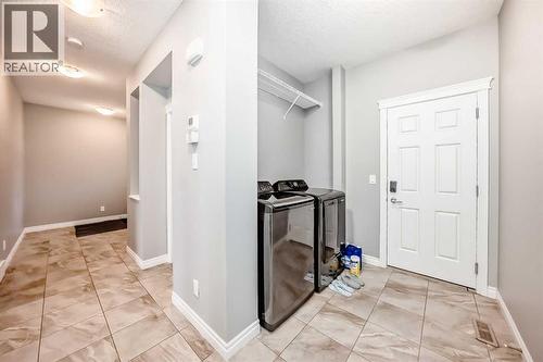 88 Nolanhurst Crescent Nw, Calgary, AB - Indoor Photo Showing Other Room