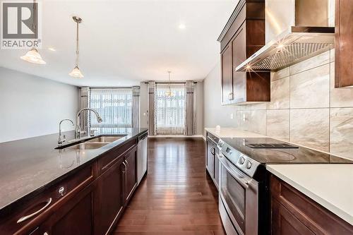 88 Nolanhurst Crescent Nw, Calgary, AB - Indoor Photo Showing Kitchen With Double Sink With Upgraded Kitchen